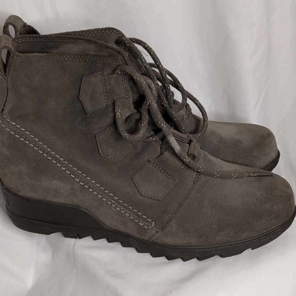 Sorel Stylish Women's Gray Ankle Wedge Boots